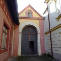 Svatohorské schody - vstupní dveře v Příbrami